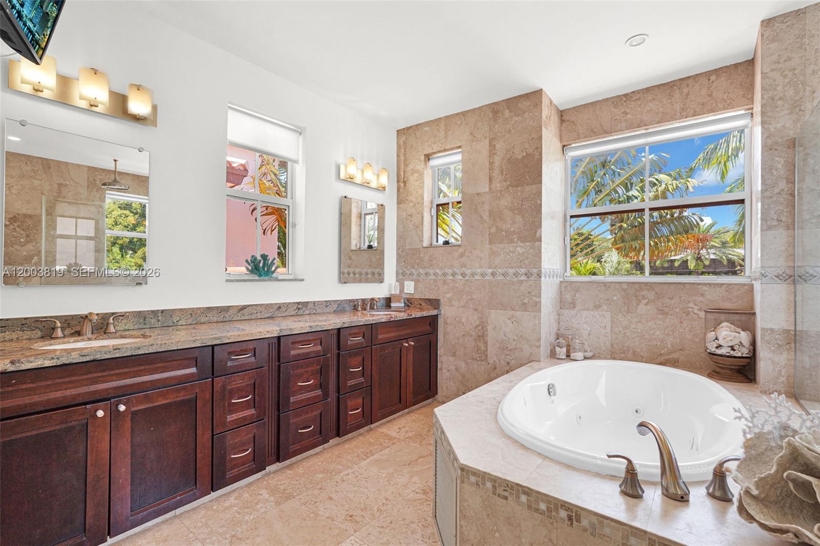 2143 N Bay Rd Miami Beach, FL 33140