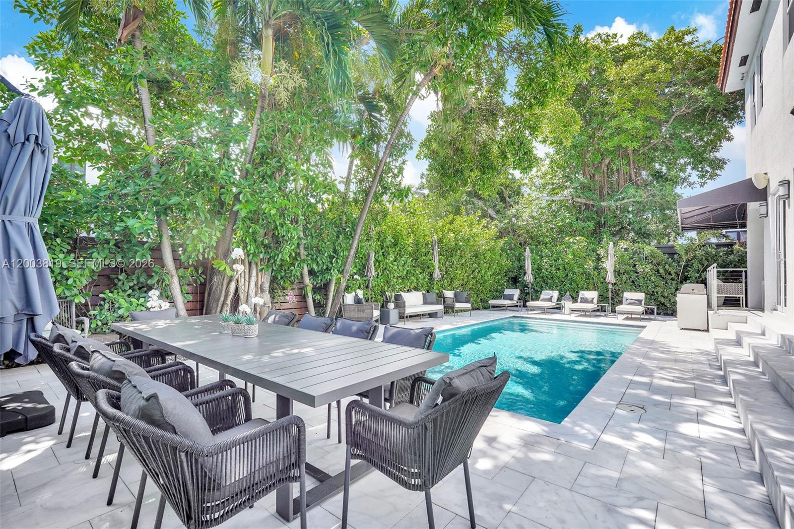 2143 N Bay Rd Miami Beach, FL 33140