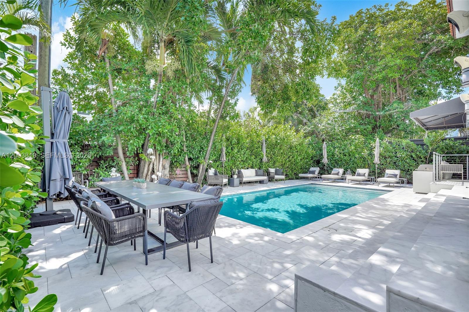 2143 N Bay Rd Miami Beach, FL 33140