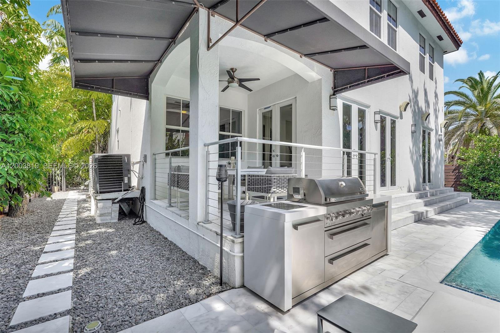 2143 N Bay Rd Miami Beach, FL 33140