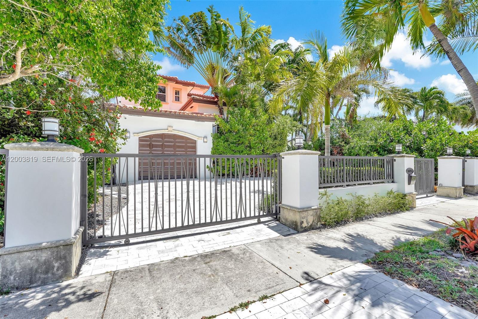 2143 N Bay Rd Miami Beach, FL 33140