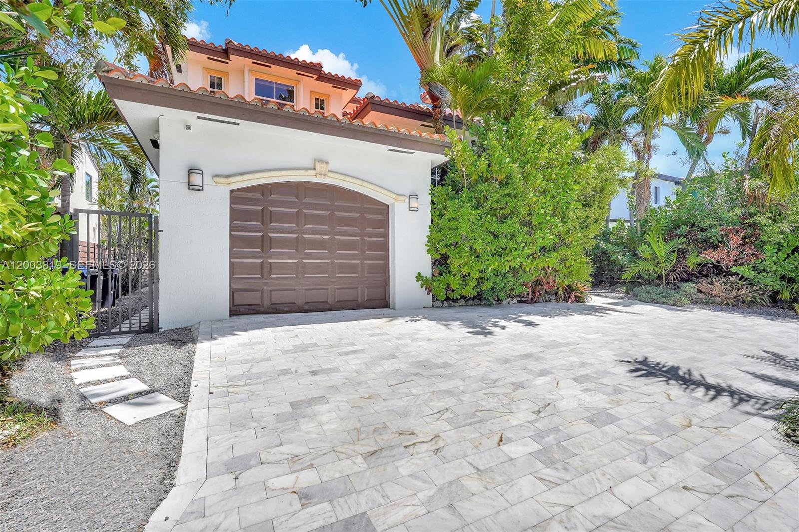 2143 N Bay Rd Miami Beach, FL 33140