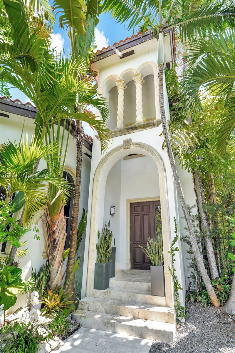 2143 N Bay Rd Miami Beach, FL 33140