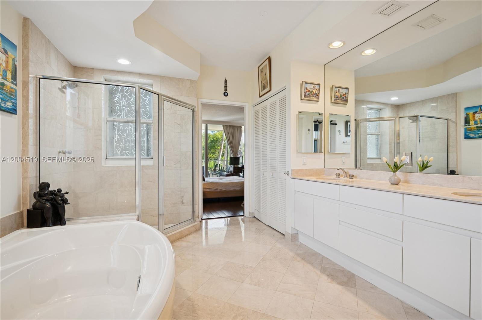 719 Crandon Blvd #310 Key Biscayne, FL 33149