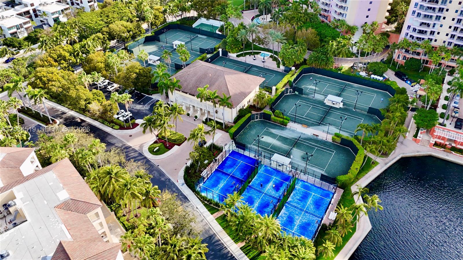719 Crandon Blvd #310 Key Biscayne, FL 33149