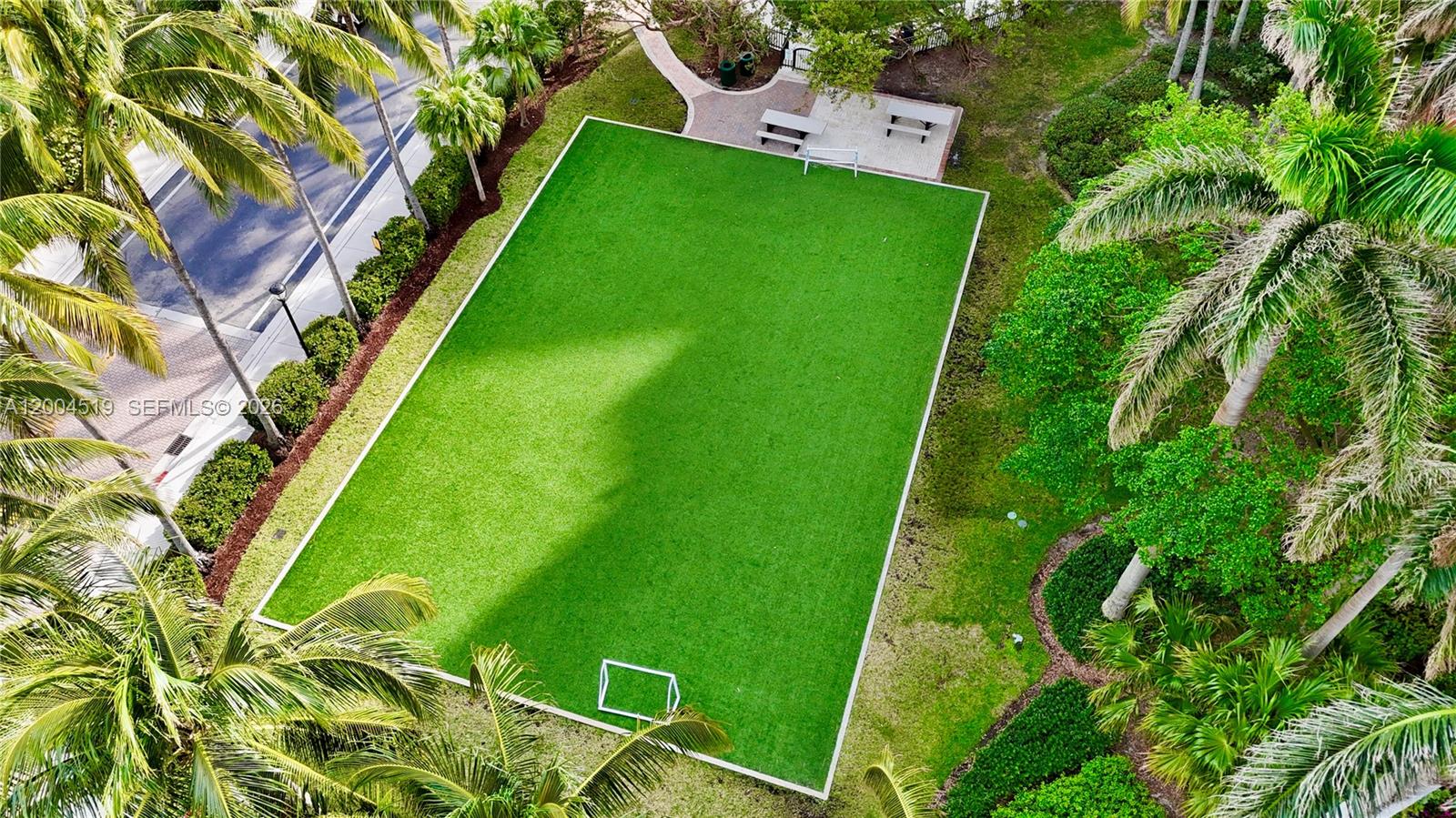 719 Crandon Blvd #310 Key Biscayne, FL 33149