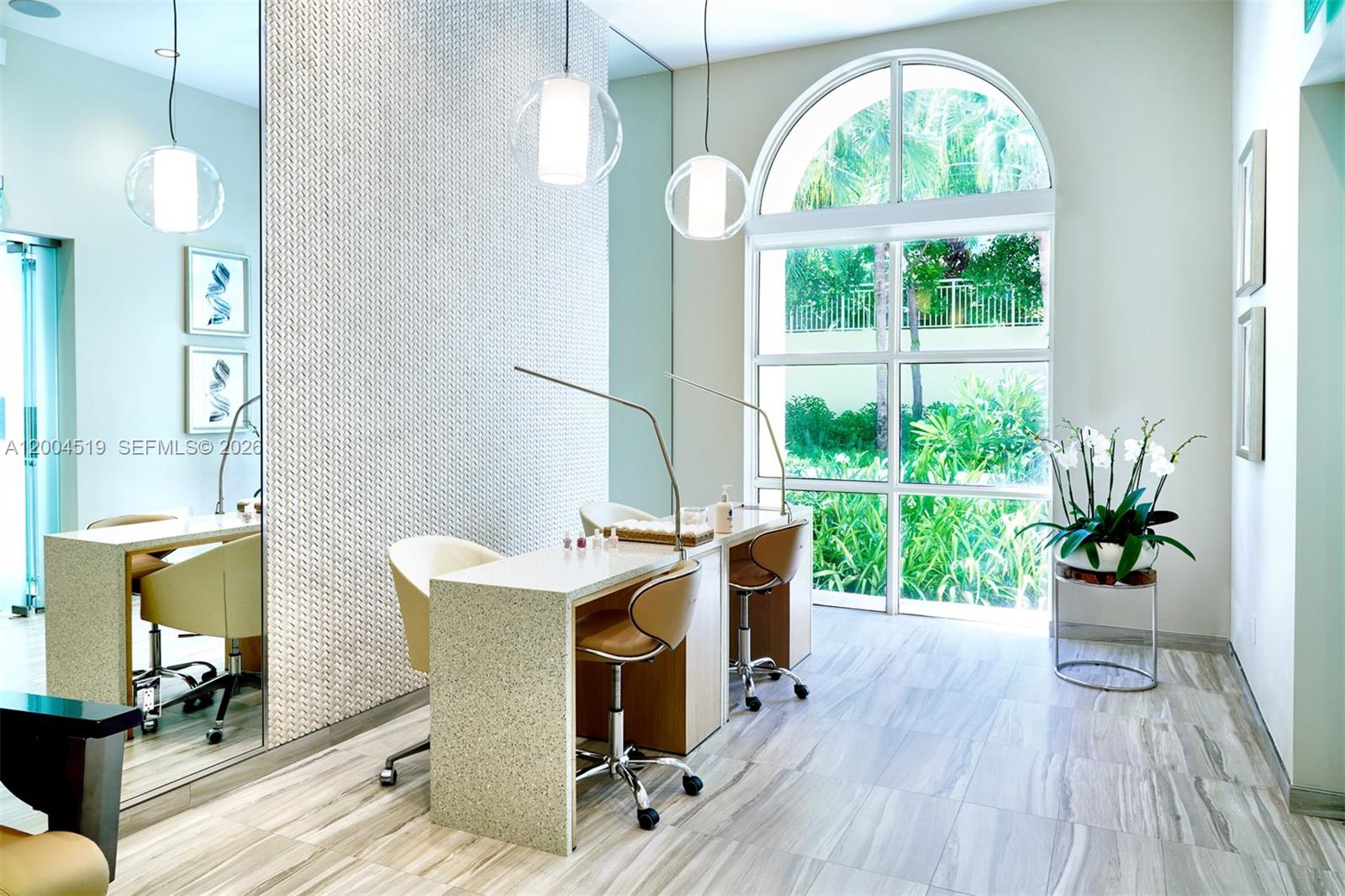 719 Crandon Blvd #310 Key Biscayne, FL 33149