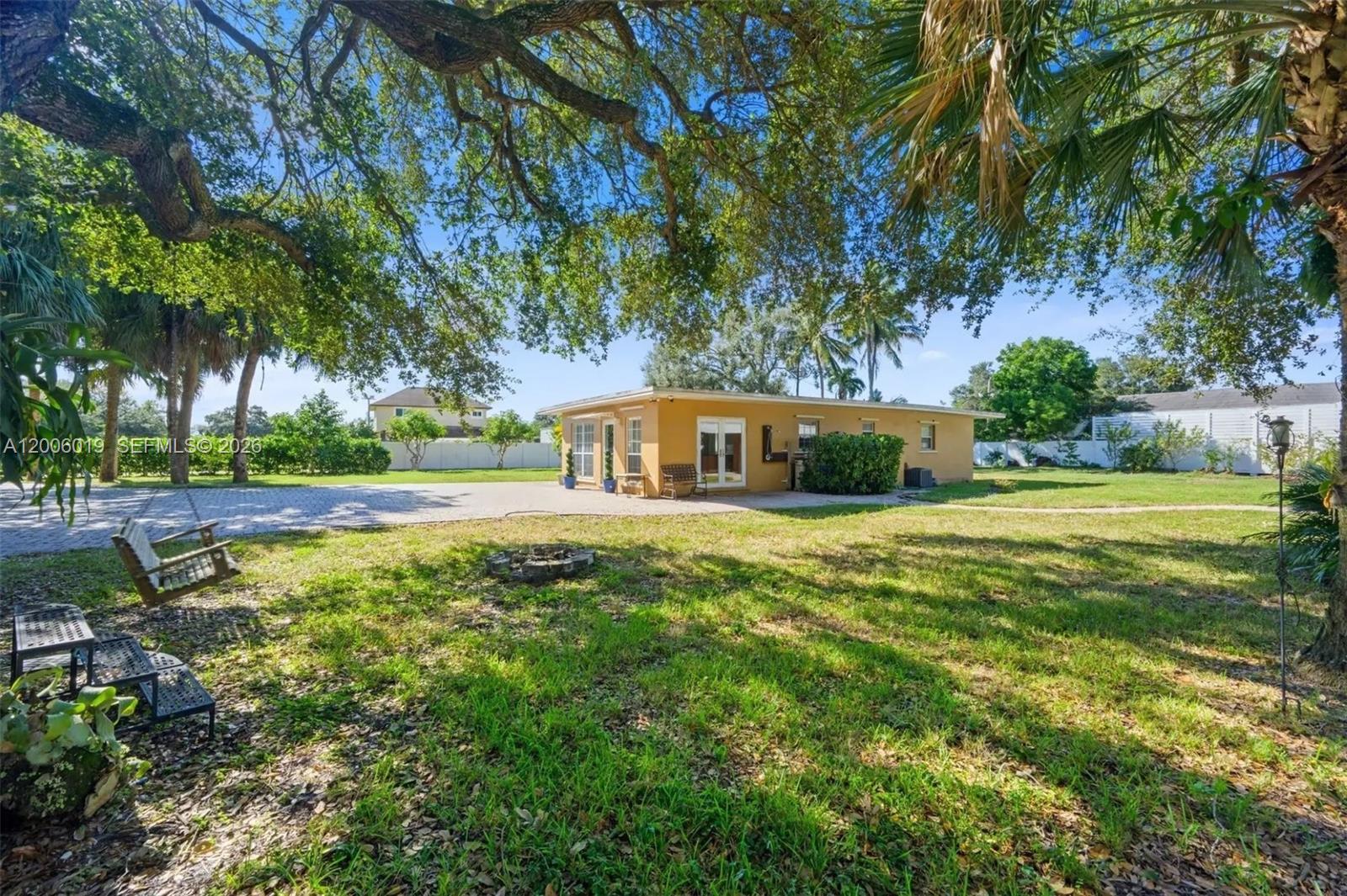 4001 SW 73rd Ave Davie, FL 33314