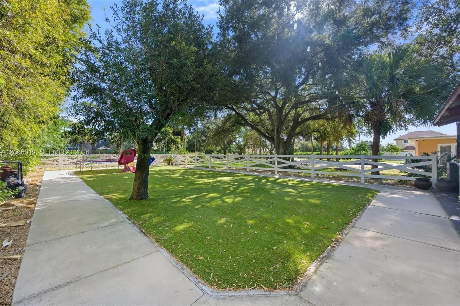 4001 SW 73rd Ave Davie, FL 33314
