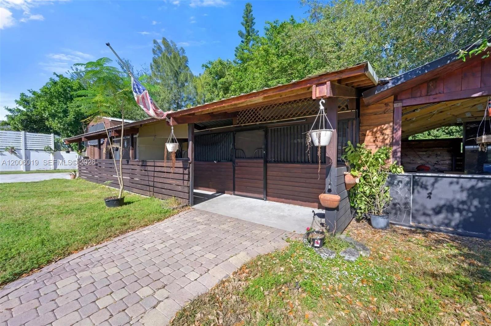 4001 SW 73rd Ave Davie, FL 33314