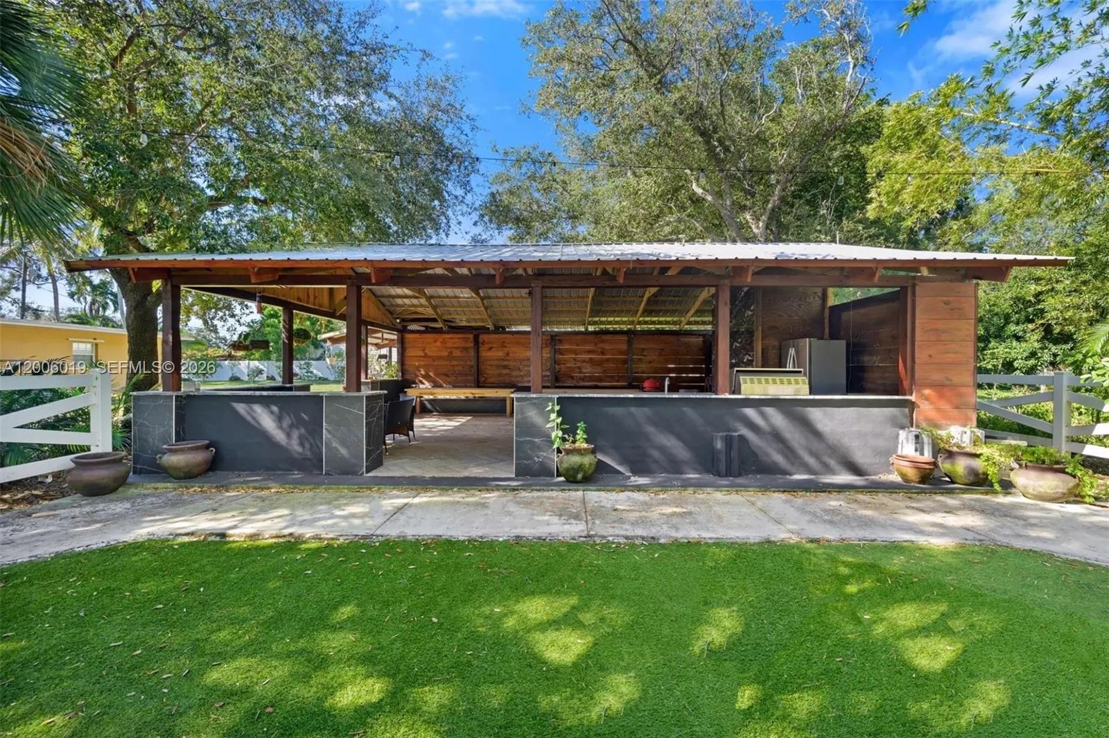 4001 SW 73rd Ave Davie, FL 33314