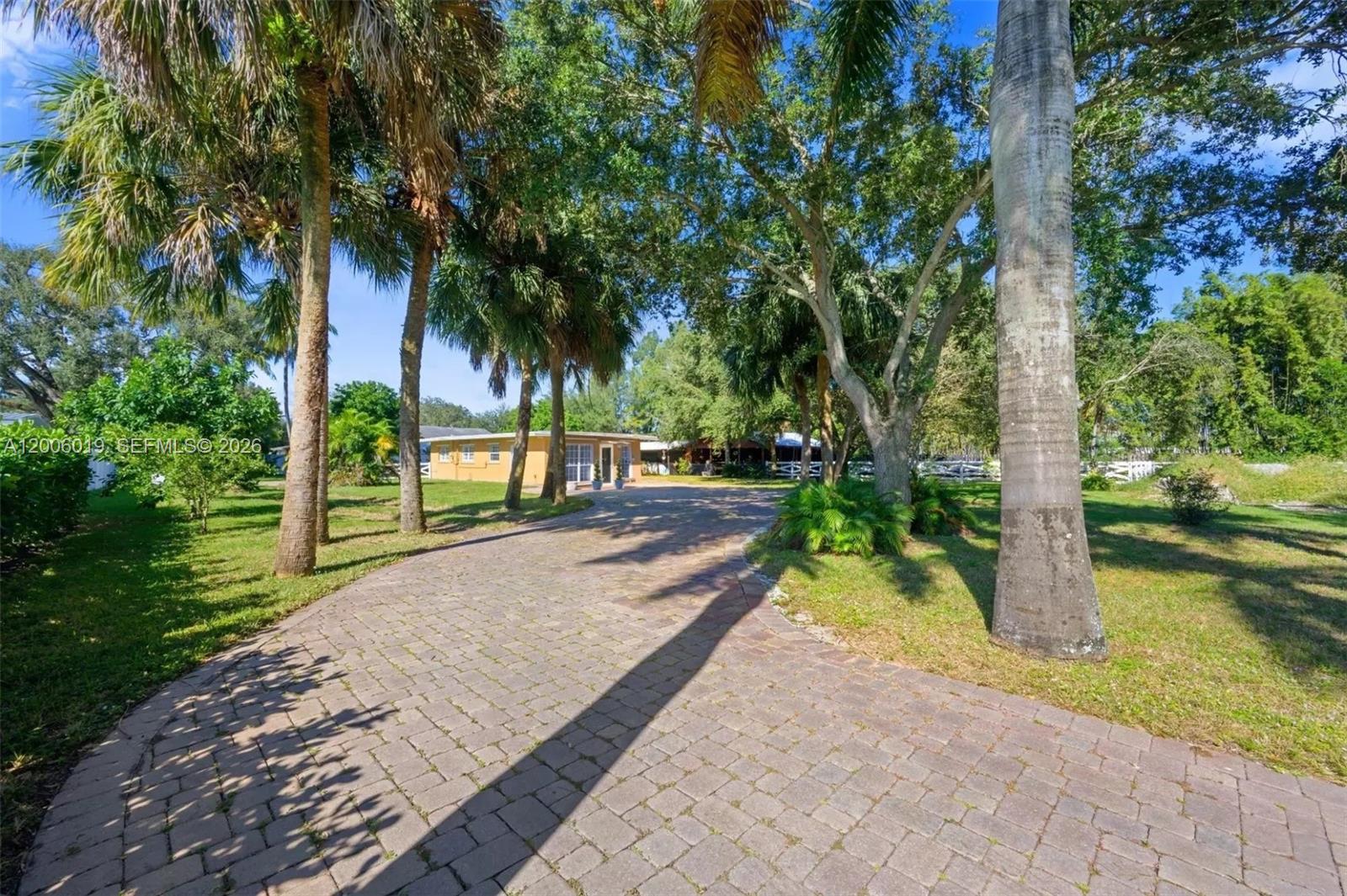 4001 SW 73rd Ave Davie, FL 33314