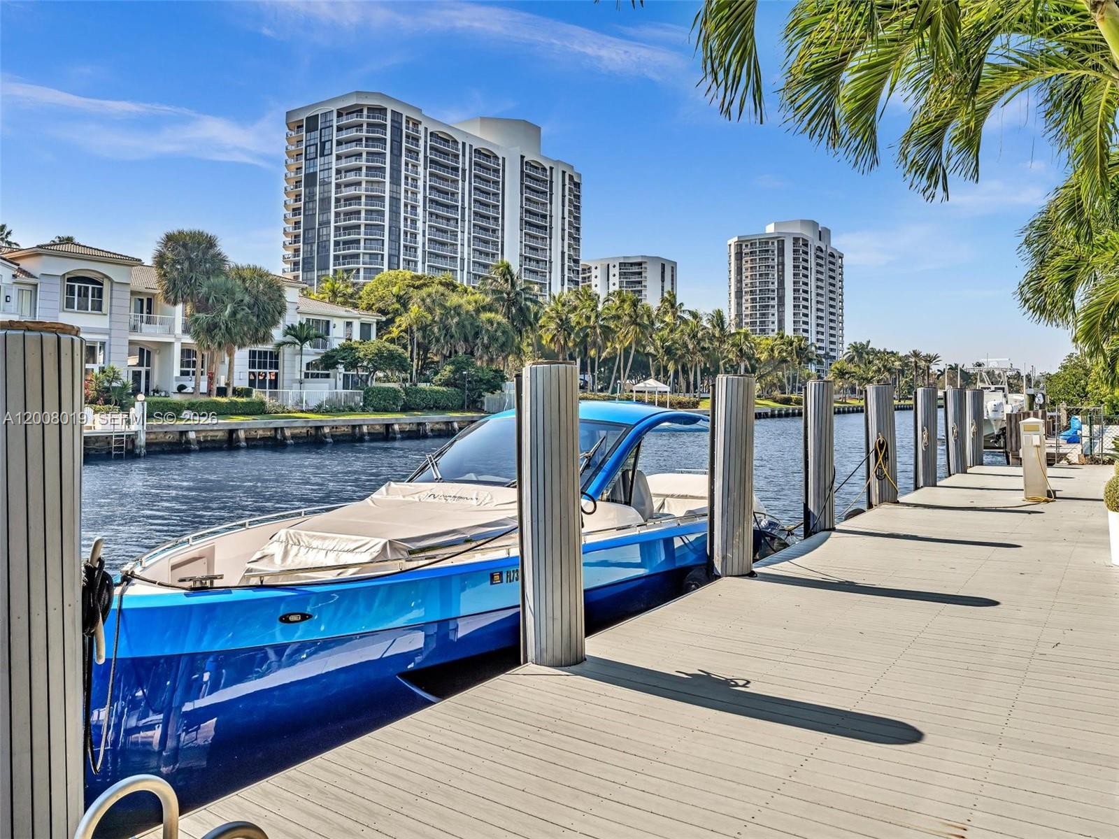 307 Holiday Dr Hallandale Beach, FL 33009