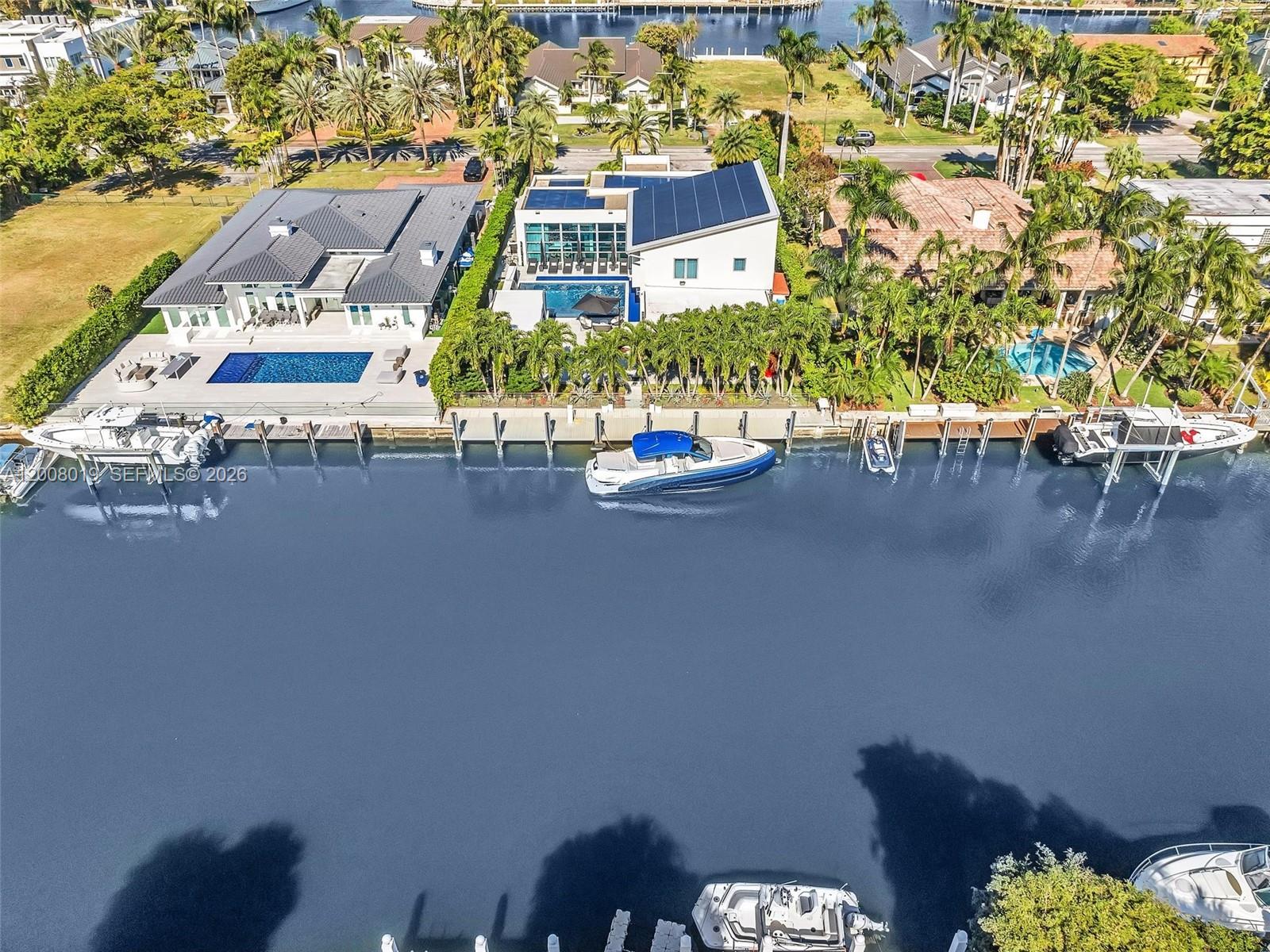 307 Holiday Dr Hallandale Beach, FL 33009