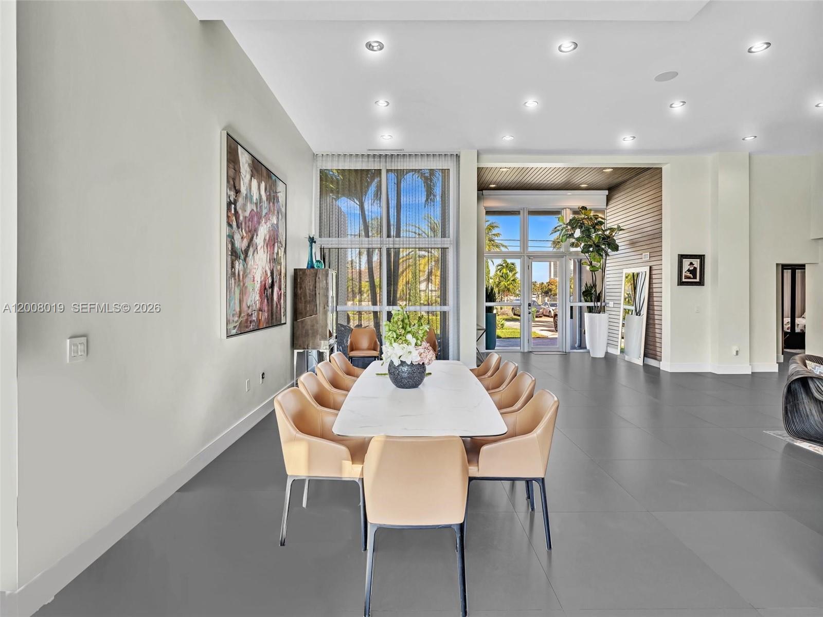 307 Holiday Dr Hallandale Beach, FL 33009