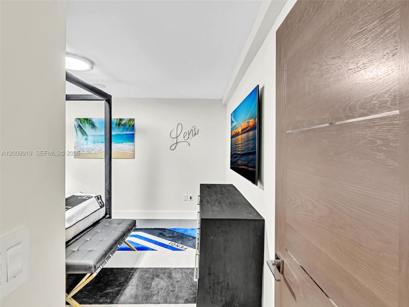 307 Holiday Dr Hallandale Beach, FL 33009