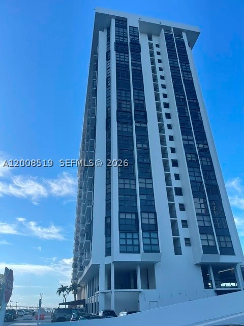 image Brickell Place I14