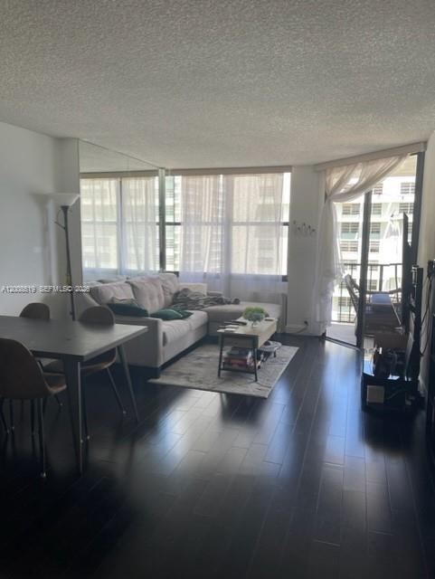 image Brickell Place I3