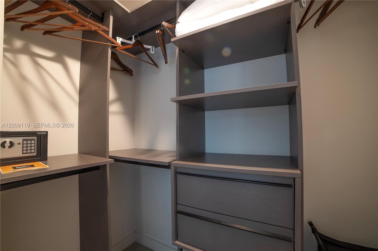 11 NE 6th #1104 Miami, FL 33132