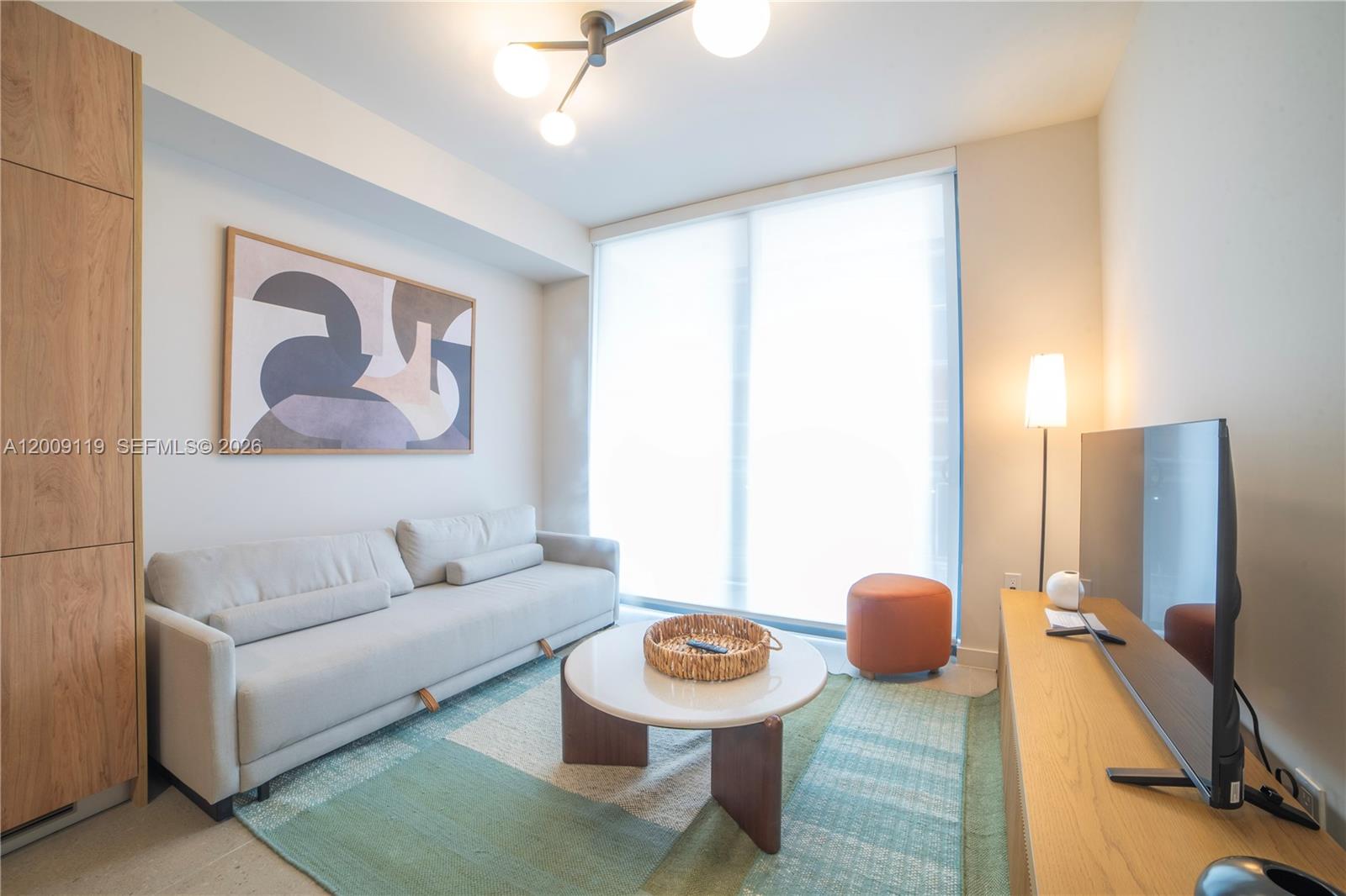 11 NE 6th #1104 Miami, FL 33132