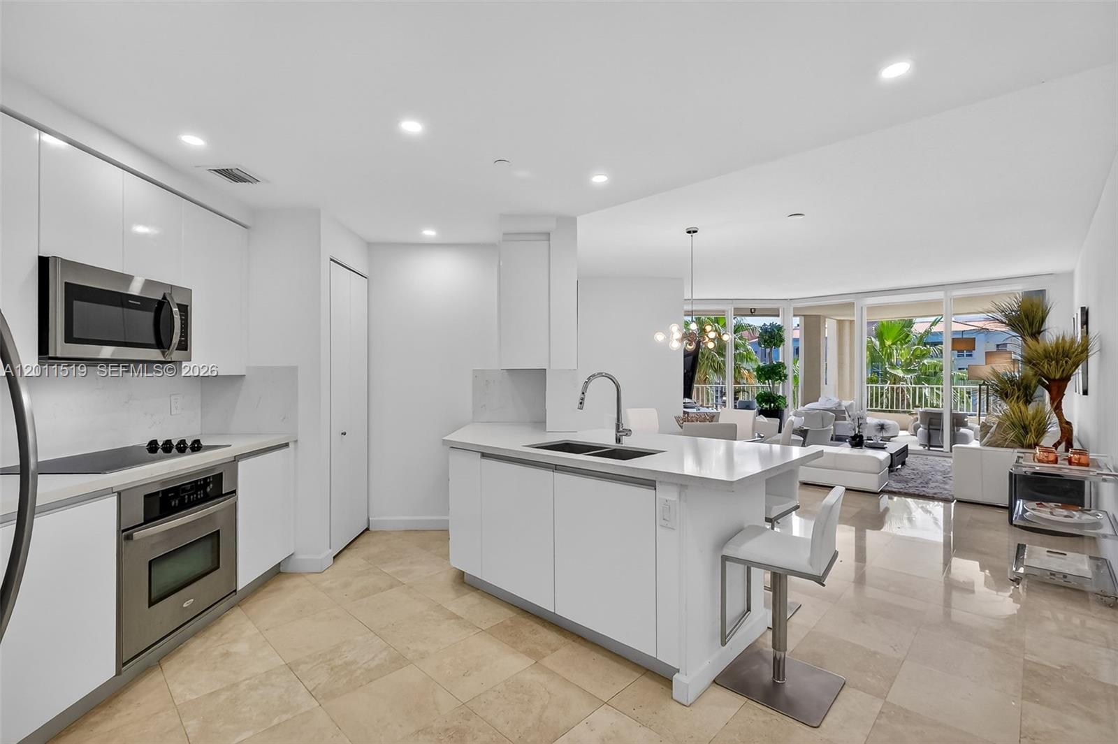 705 Crandon Blvd #506 Key Biscayne, FL 33149