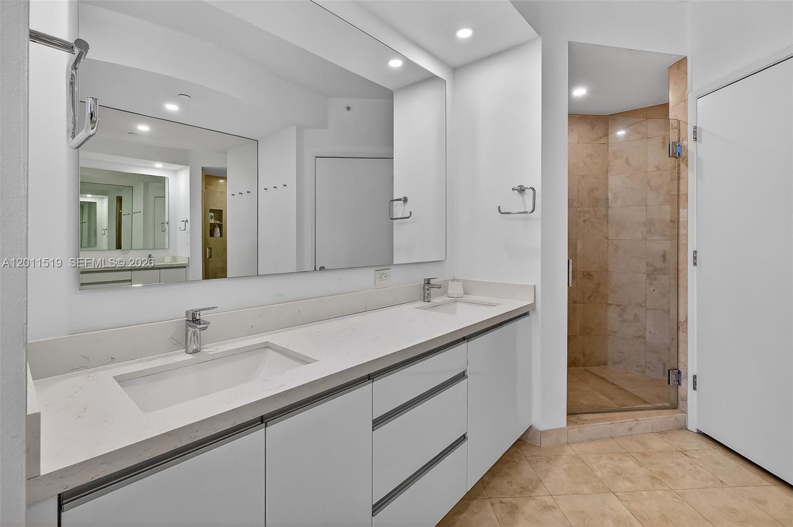 705 Crandon Blvd #506 Key Biscayne, FL 33149