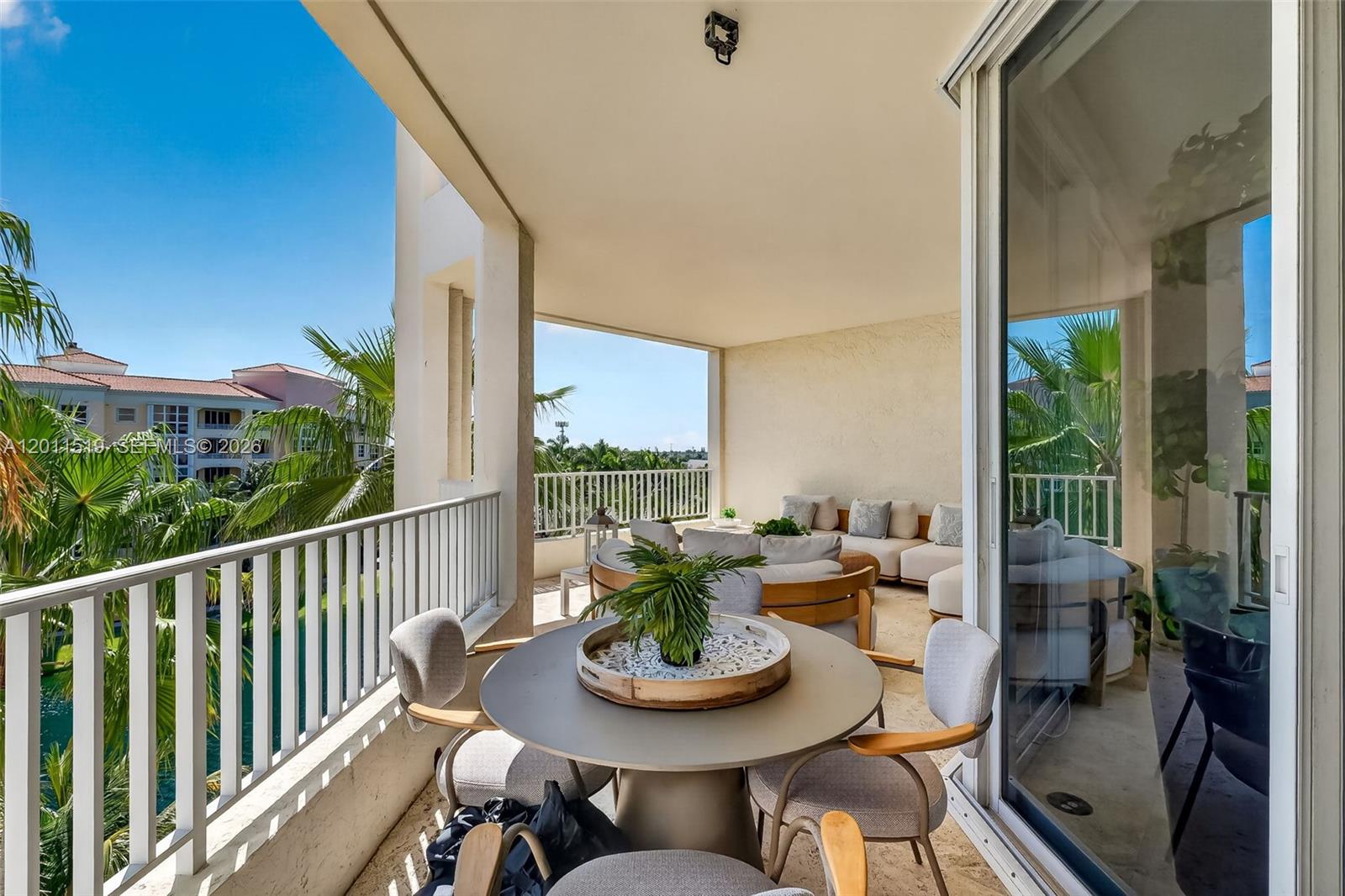 705 Crandon Blvd #506 Key Biscayne, FL 33149