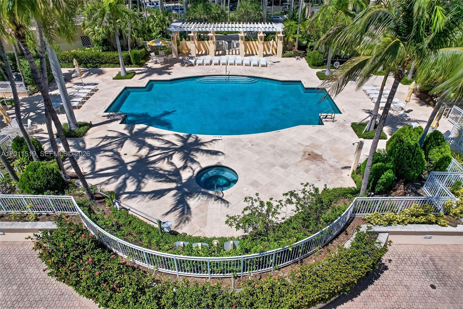 705 Crandon Blvd #506 Key Biscayne, FL 33149