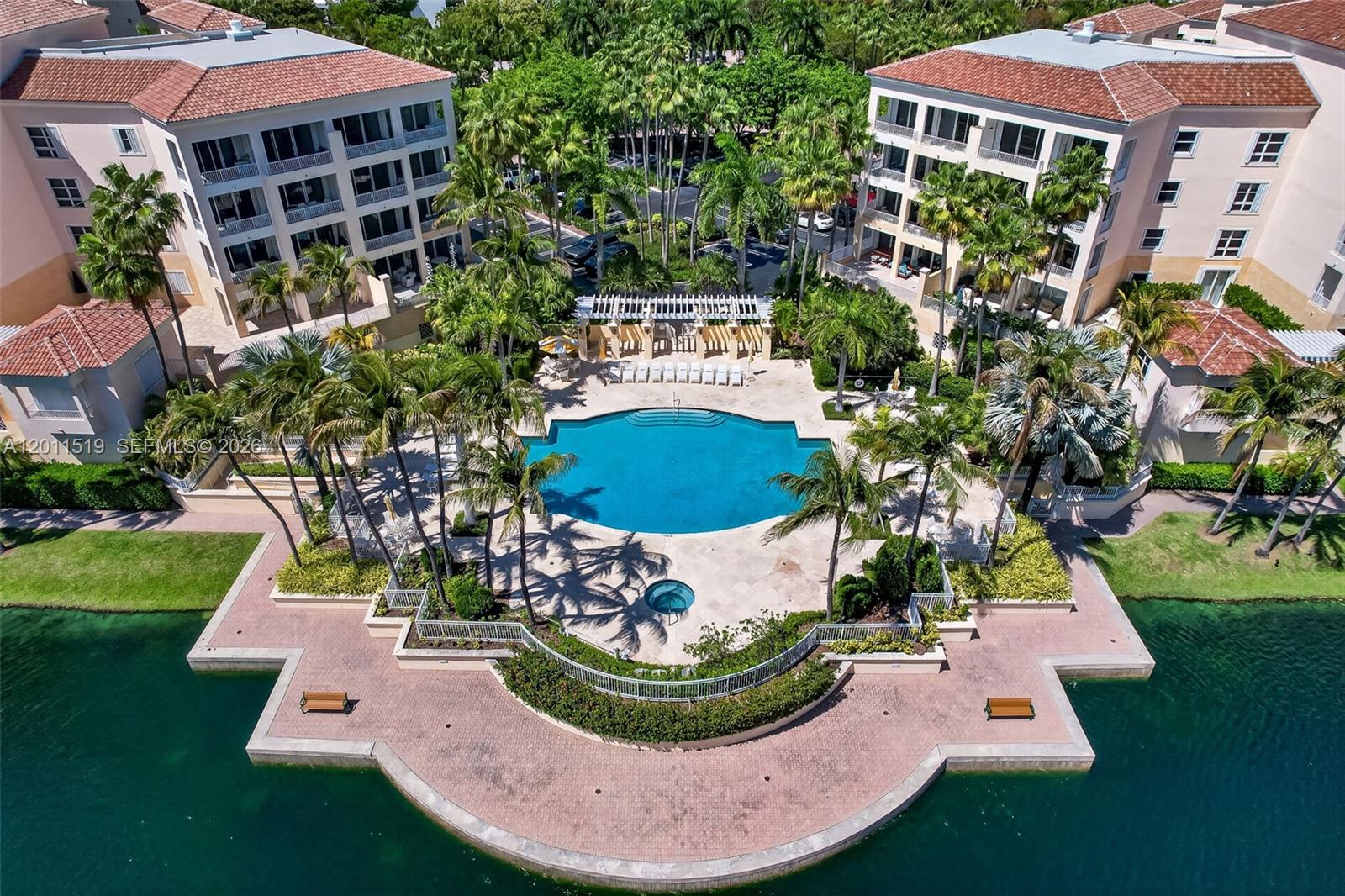705 Crandon Blvd #506 Key Biscayne, FL 33149