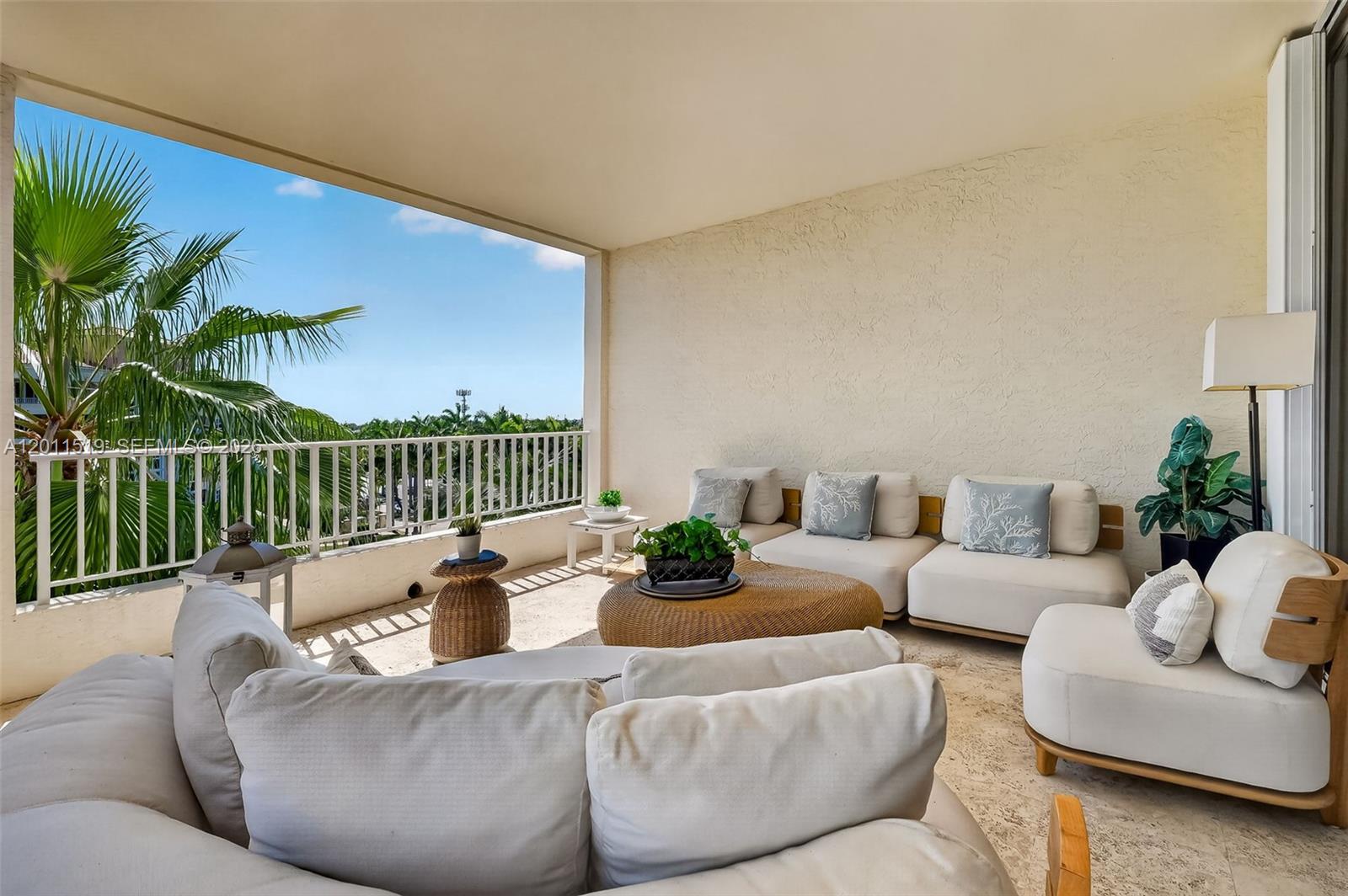 705 Crandon Blvd #506 Key Biscayne, FL 33149