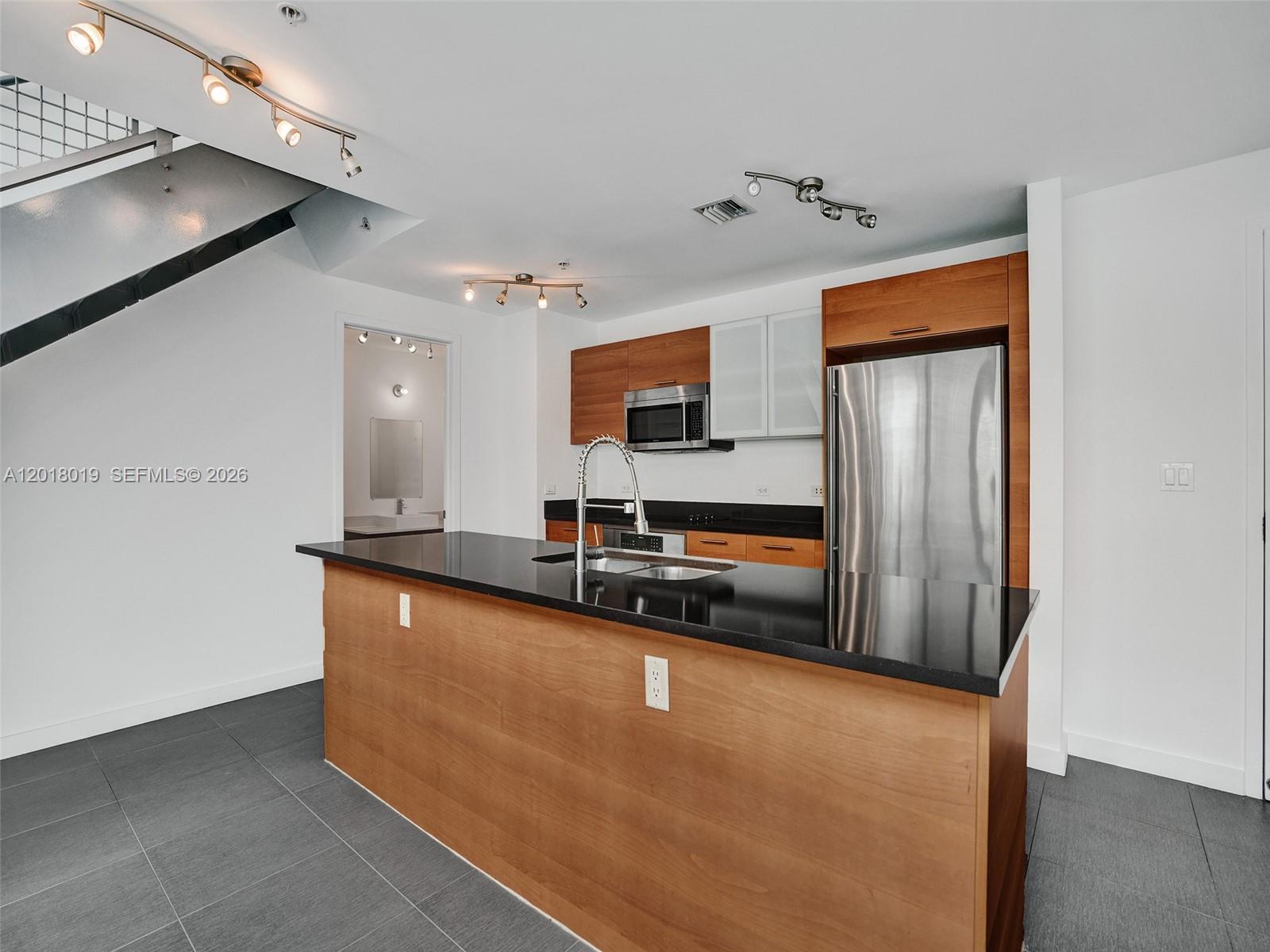 image 4 Midtown12