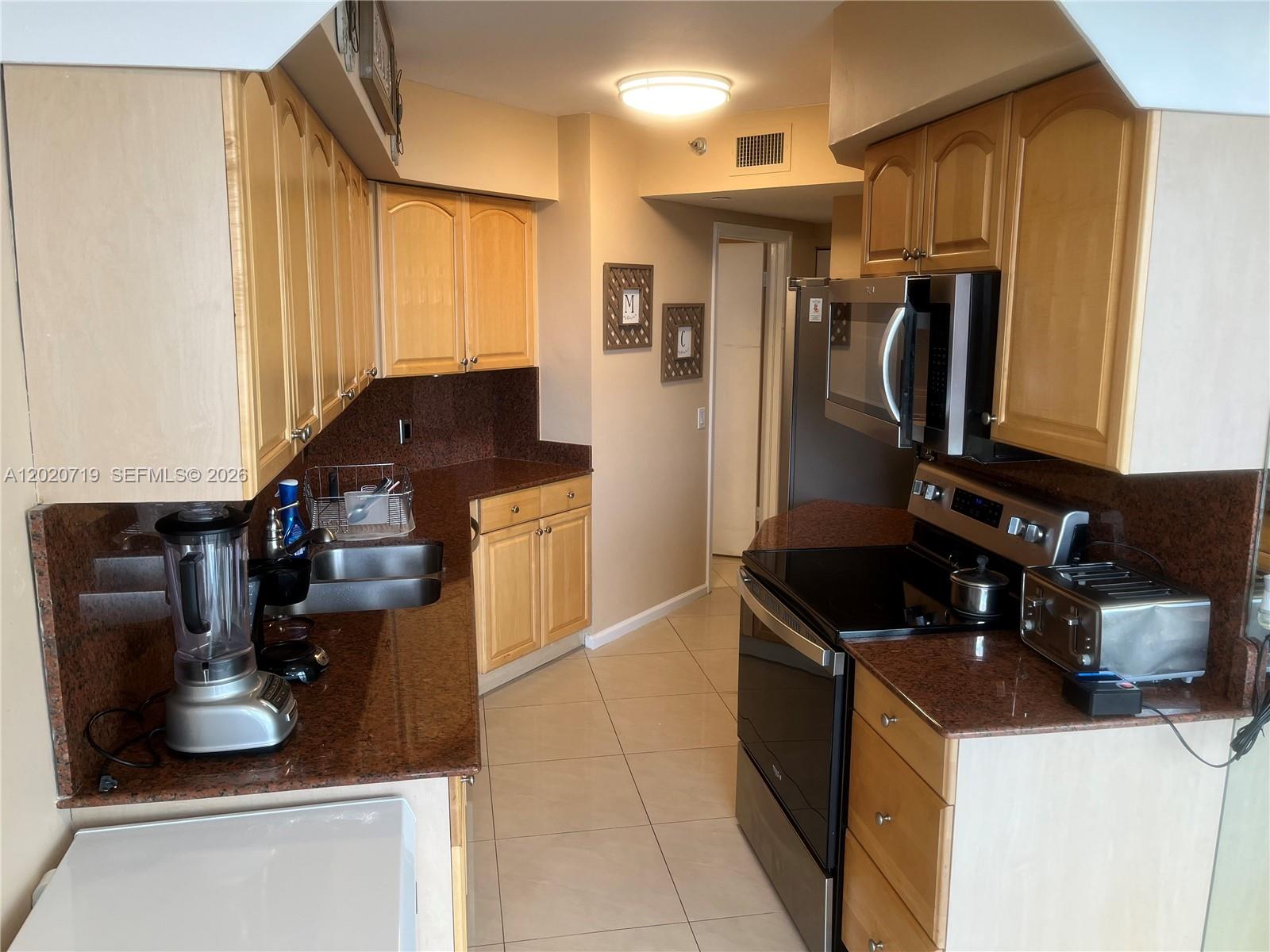3610 Yacht Clb Dr #1511 Penthouse Aventura, FL 33180