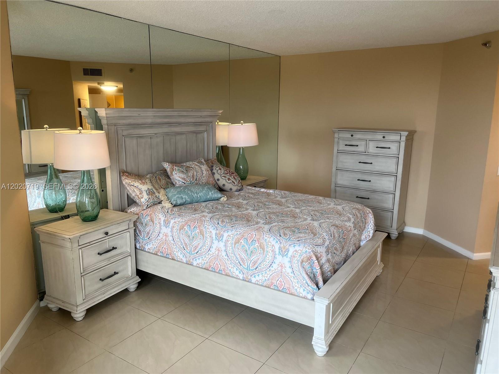 3610 Yacht Clb Dr #1511 Penthouse Aventura, FL 33180