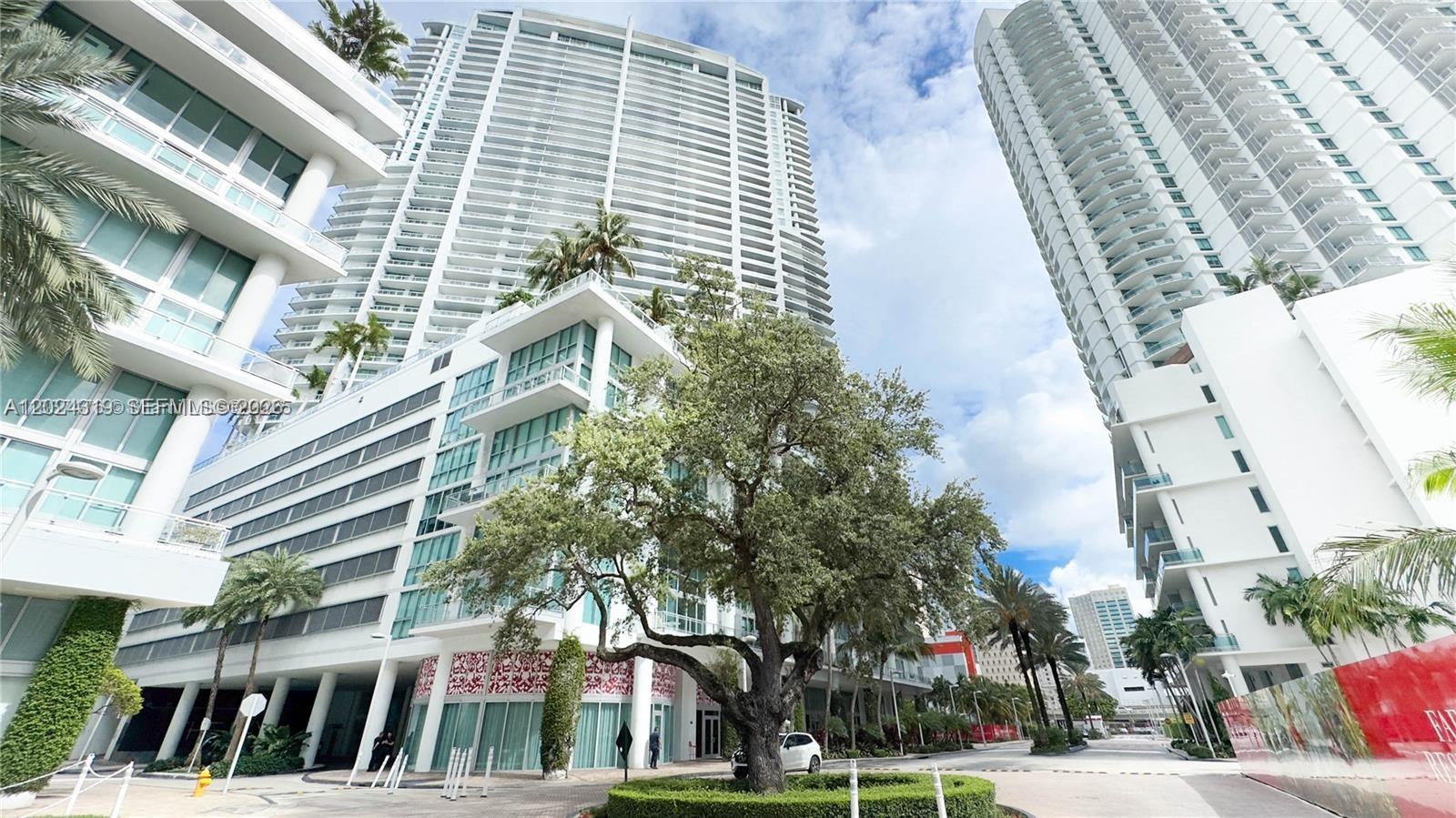 90 SW 3rd St #1409