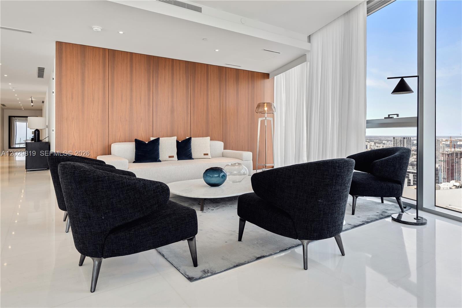 image Aston Martin Residences0