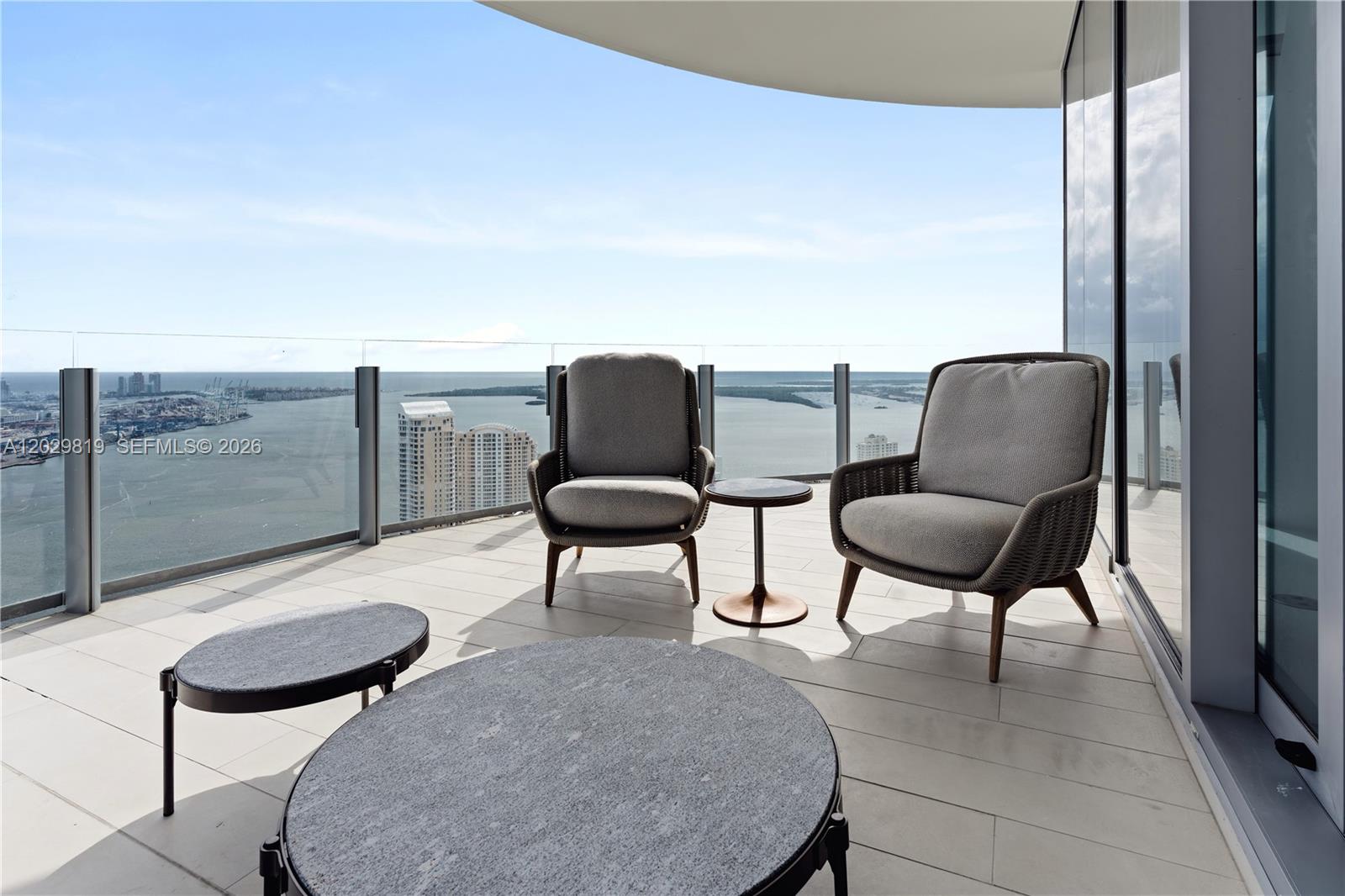 image Aston Martin Residences10
