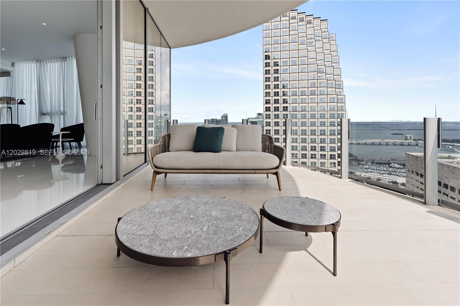 image Aston Martin Residences12