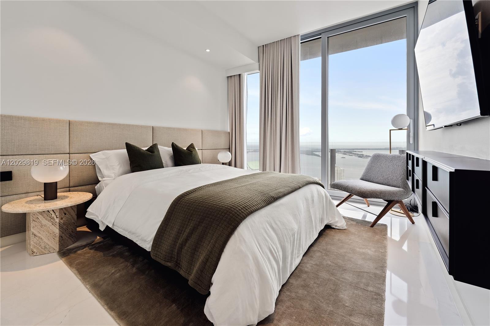 image Aston Martin Residences13