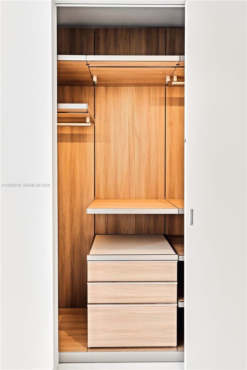 image Aston Martin Residences16