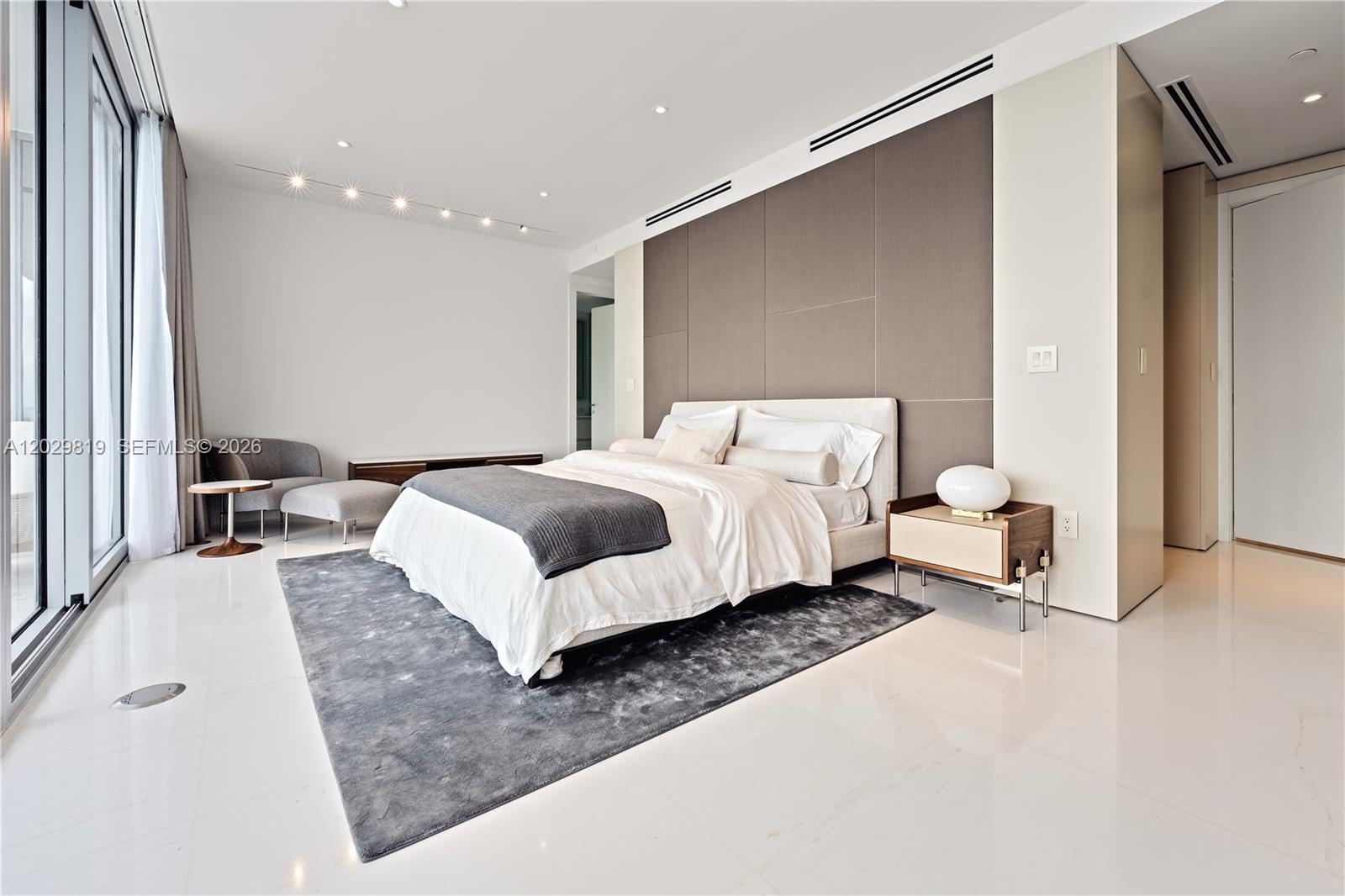 image Aston Martin Residences17