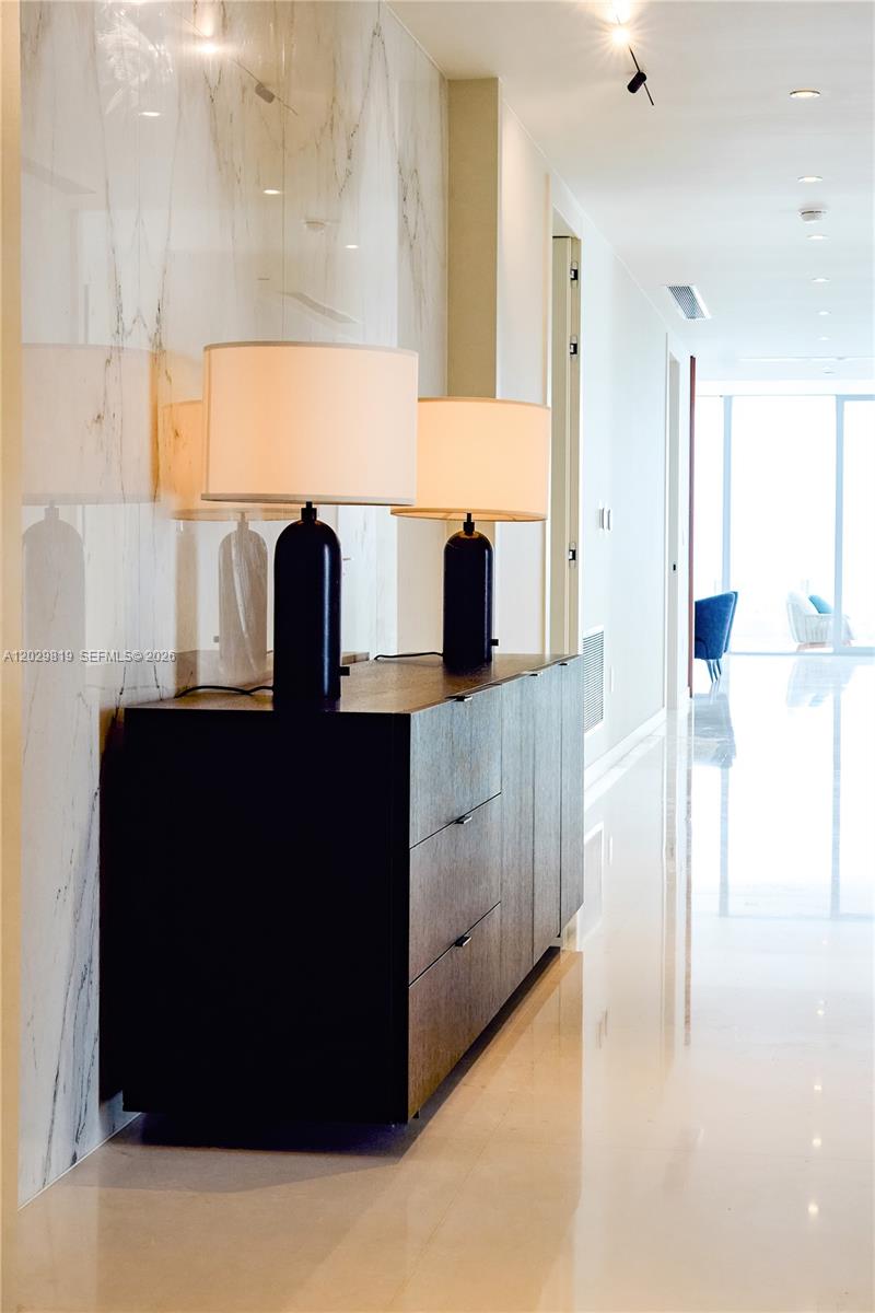 image Aston Martin Residences31