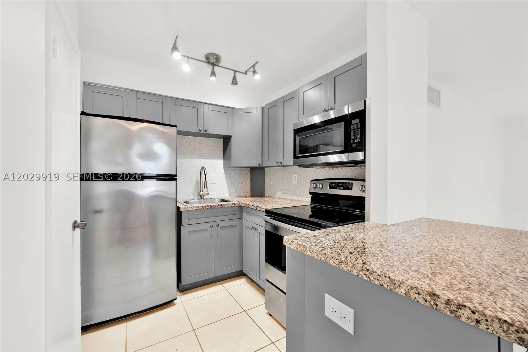 8701 SW 141st St #H6 Palmetto Bay, FL 33176