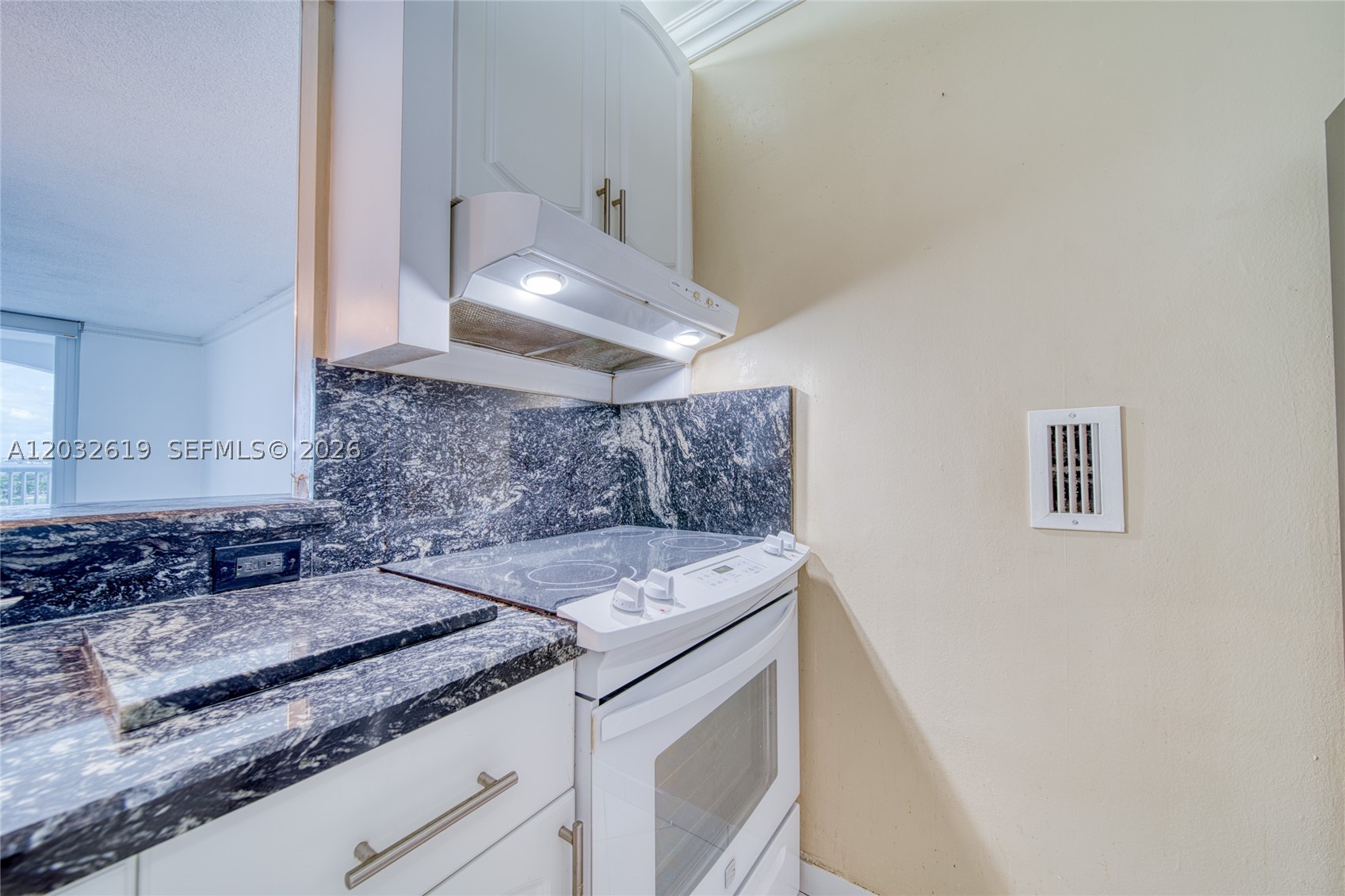 5401 Collins Ave #1135 Miami Beach, FL 33140