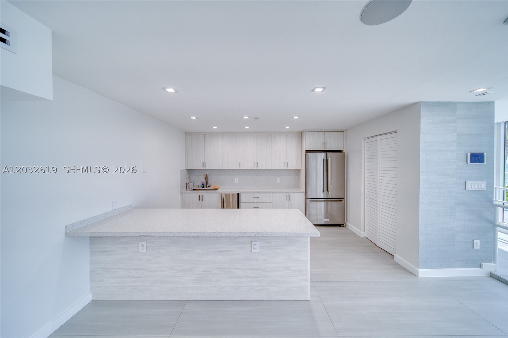 5401 Collins Ave #1135 Miami Beach, FL 33140