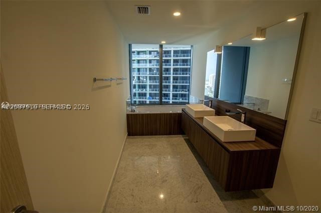 image Brickell Flatiron12