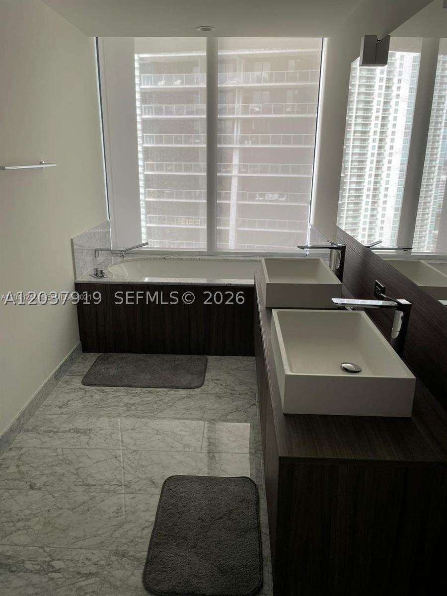 image Brickell Flatiron13