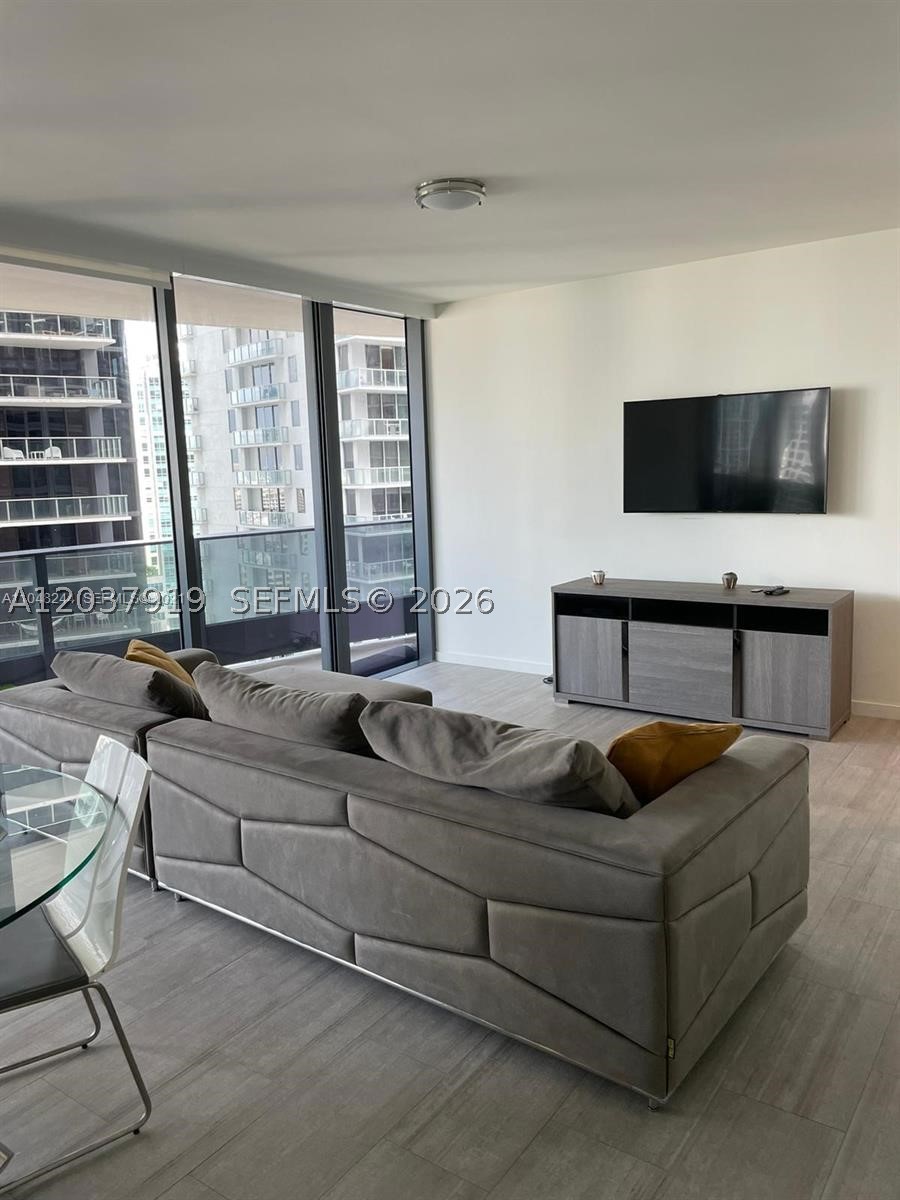 image Brickell Flatiron17