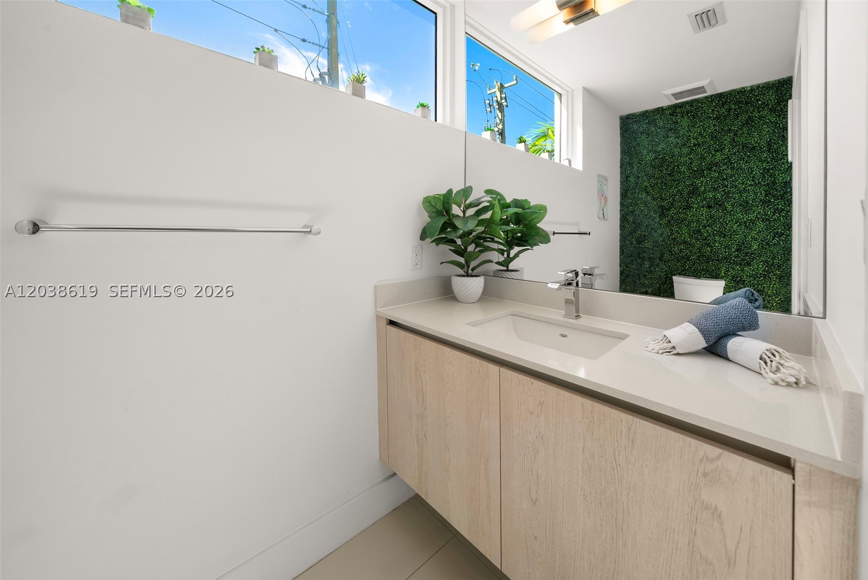 39 N Shore Dr Miami Beach, FL 33141