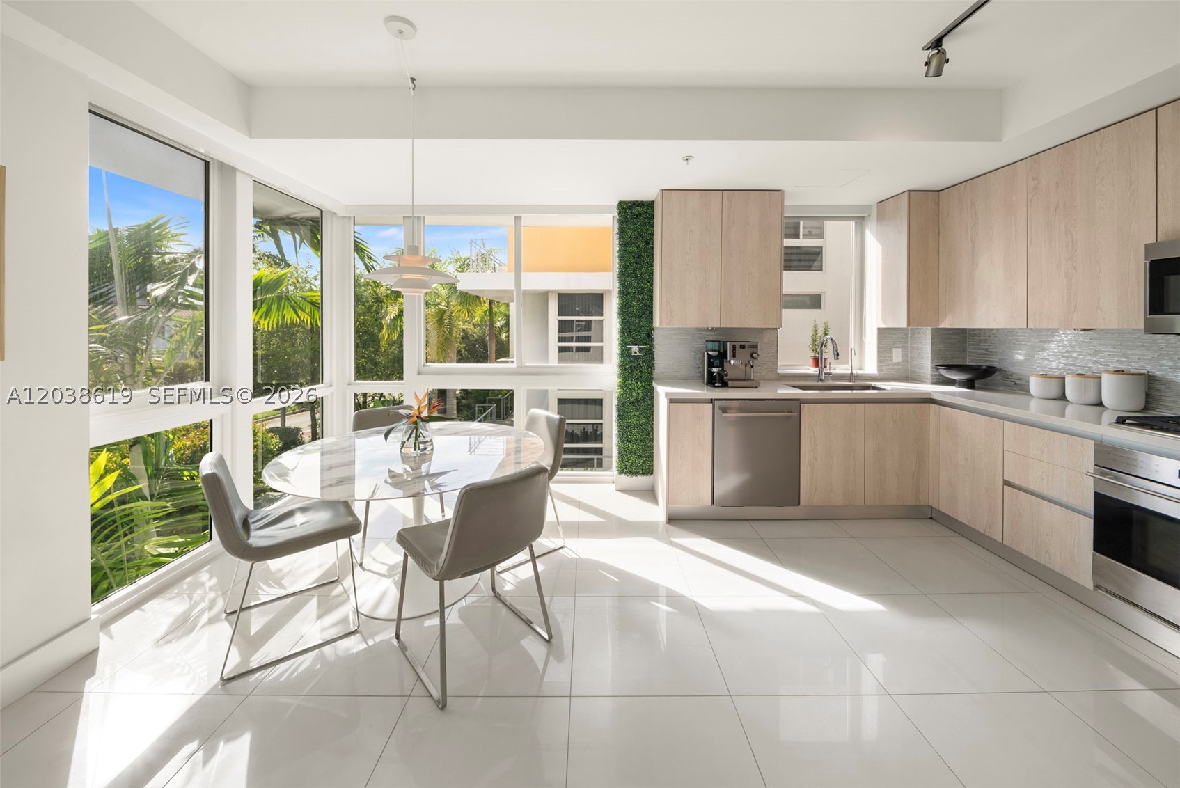39 N Shore Dr Miami Beach, FL 33141