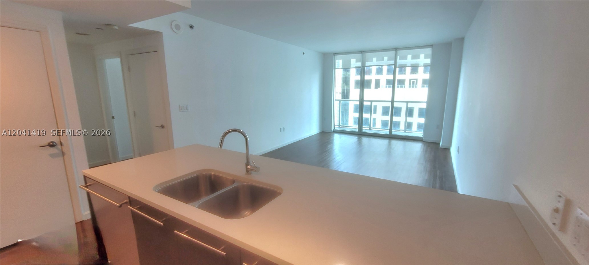 image 500 Brickell East4